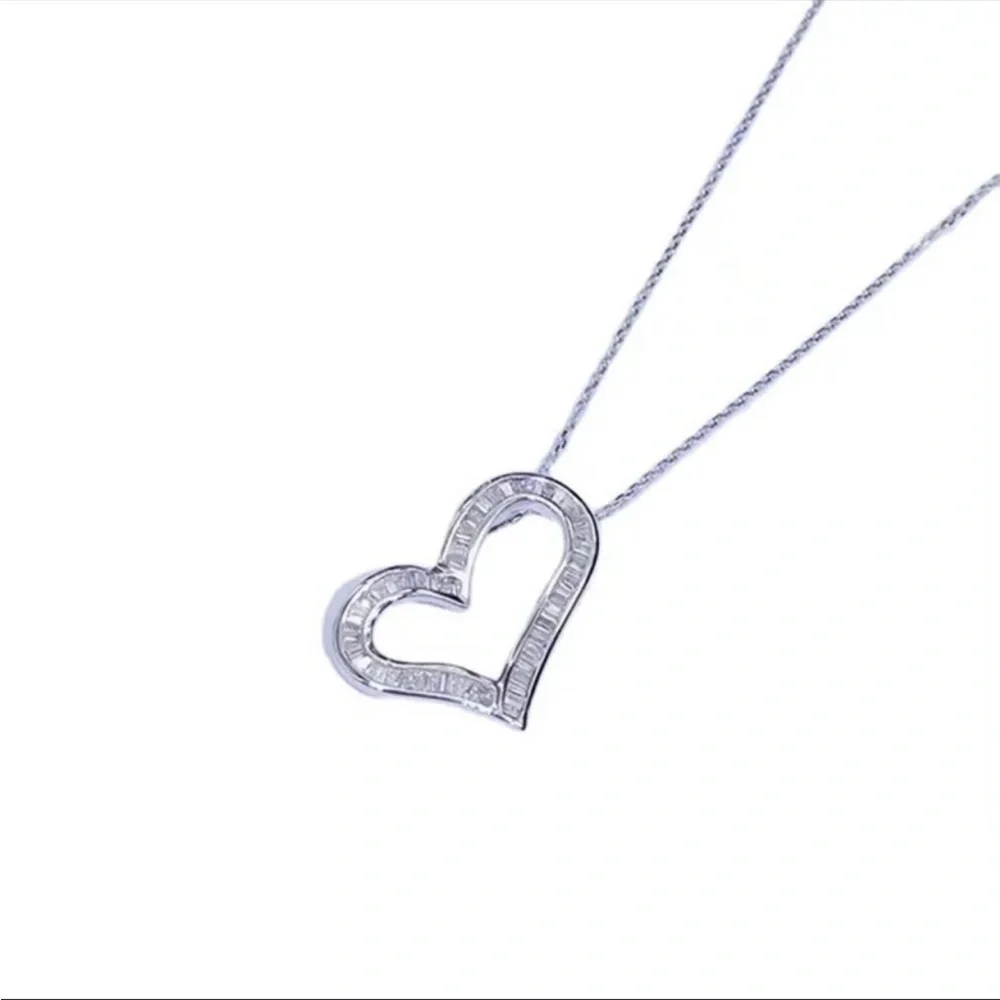 *NEW* Heart 18K White Gold Diamond Necklace - Picture 4 of 4